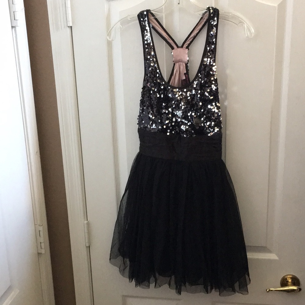FINAL MARKDOWN Juniors’ Forever 21 Racerback Cocktail Dress (S)